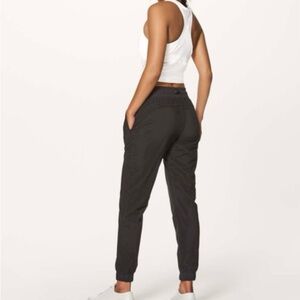 Lululemon Modern Netted Overlay Jogger in Black